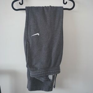COMFY GREY NIKE SWEATPANTS
